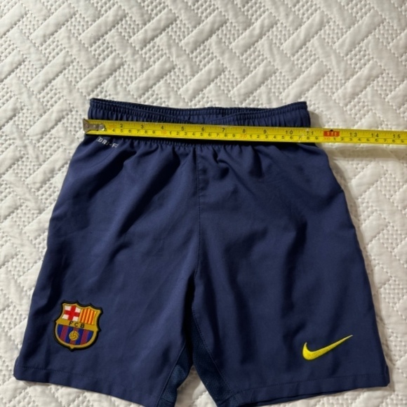 Nike Sportswear FC Barcelona Soccer Messi Drifit Activewear Athletic Shorts Sz 8 - Picture 5 of 10